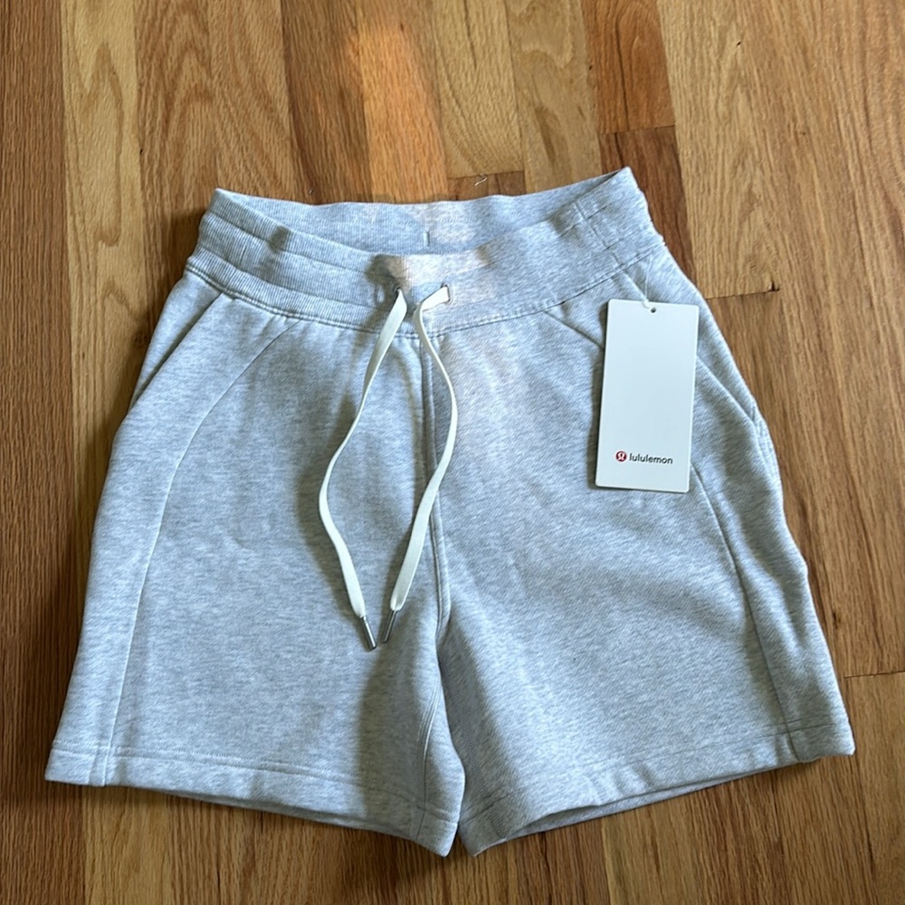 NEW w/Tags - lululemon Scuba High-Rise Short 5"